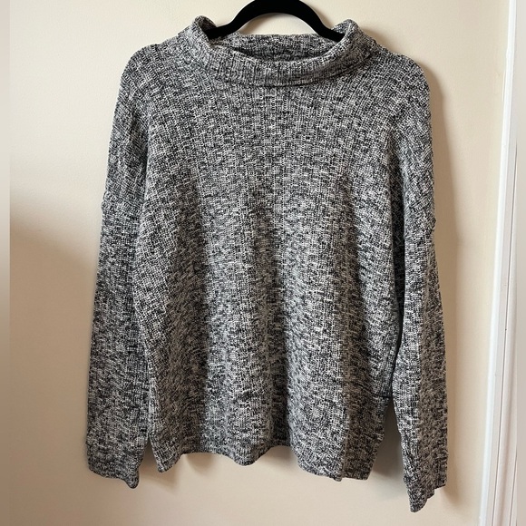 Forever 21 Plus Gray Oversized Knit Sweater Size 1X - Picture 1 of 3